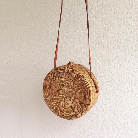 LAST ONE! Circle Rattan Crossbody Bag - Picture 3 of 6